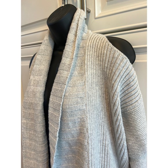 Chelsea 28 Gray Open Shoulder Slouchy Sweater Cardigan Women's‎ Size M/L - Picture 2 of 5